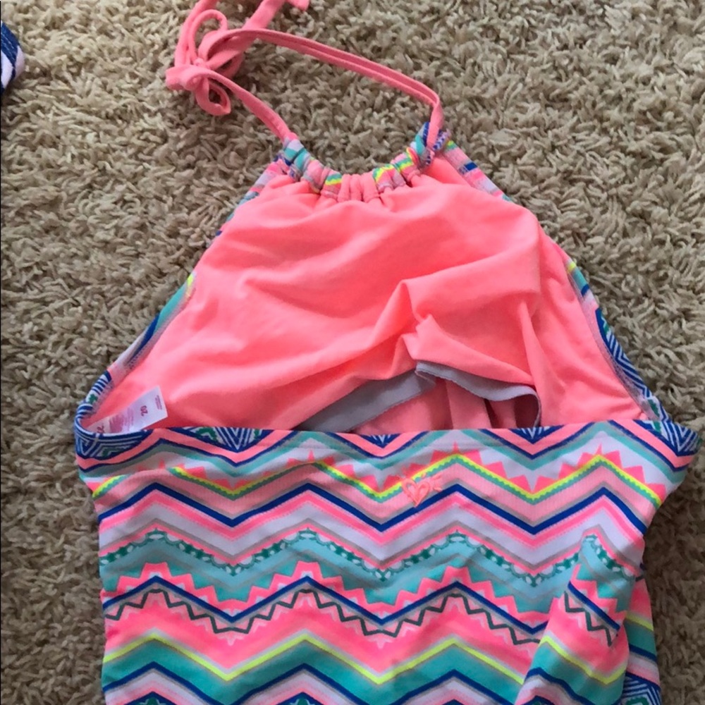 3 bathing suits - Picture 3 of 10